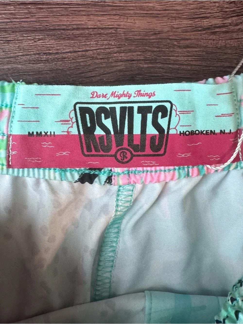 RSVLTS Hybrid Shorts Men's 2XL La Croy Dragonfruit Unlined Swim 7” Tropical NWT